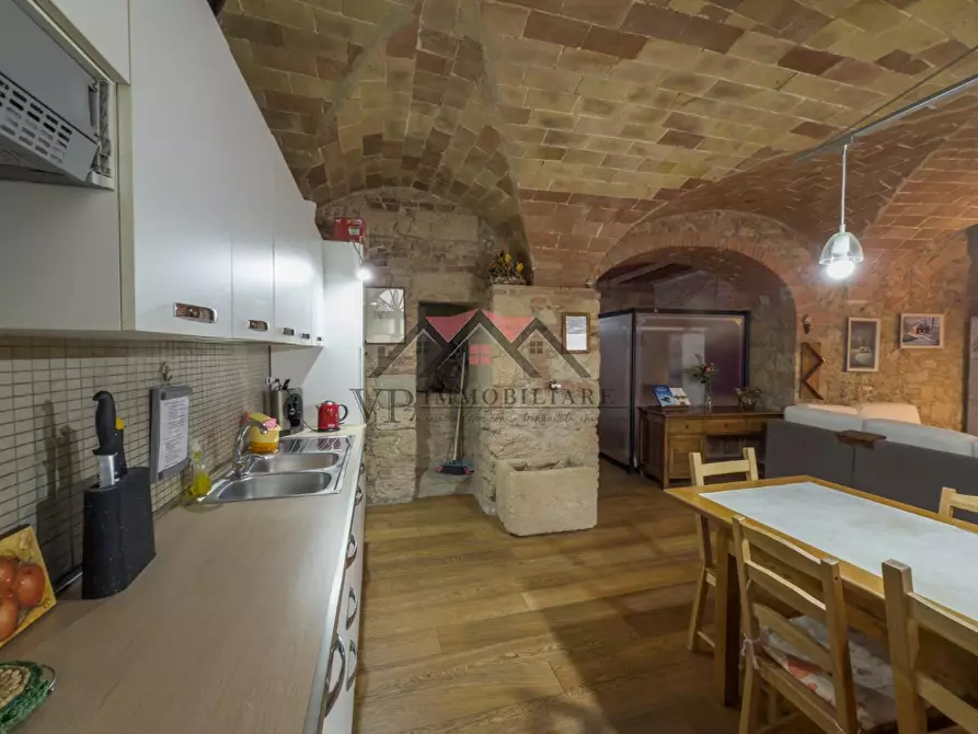 Immagine 11 di Appartamento in vendita  a Pomarance