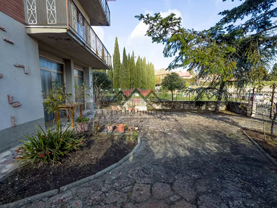 Immagine 2 di Casa bifamiliare in vendita  a Castelnuovo Val Di Cecina