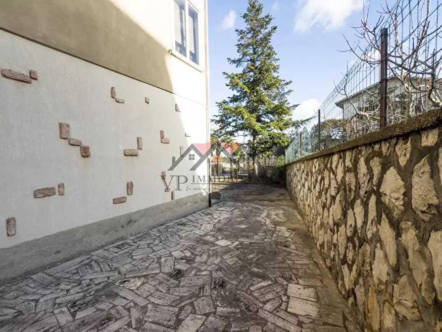 Immagine 10 di Casa bifamiliare in vendita  a Castelnuovo Val Di Cecina