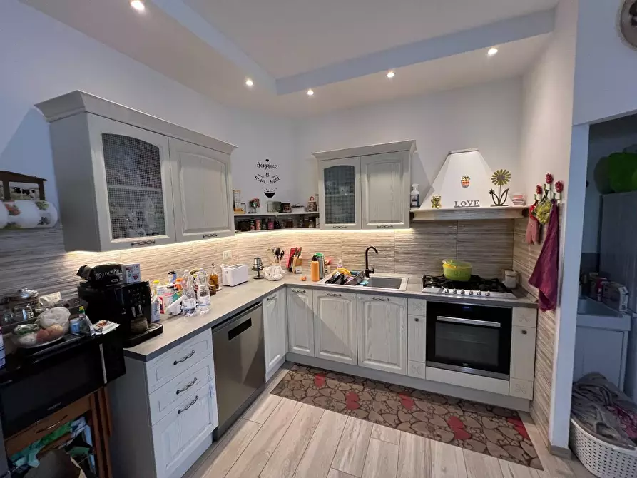 Immagine 5 di Appartamento in vendita  a Cecina