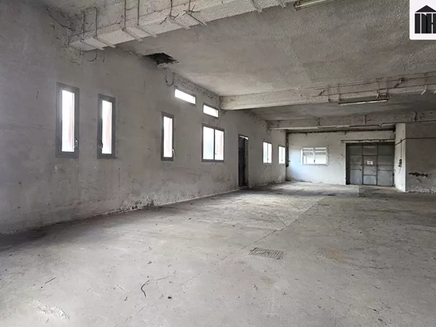 Immagine 9 di Capannone industriale in vendita  a Santa Croce Sull'arno