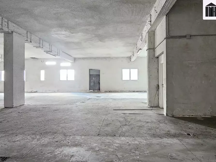 Immagine 15 di Capannone industriale in vendita  a Santa Croce Sull'arno