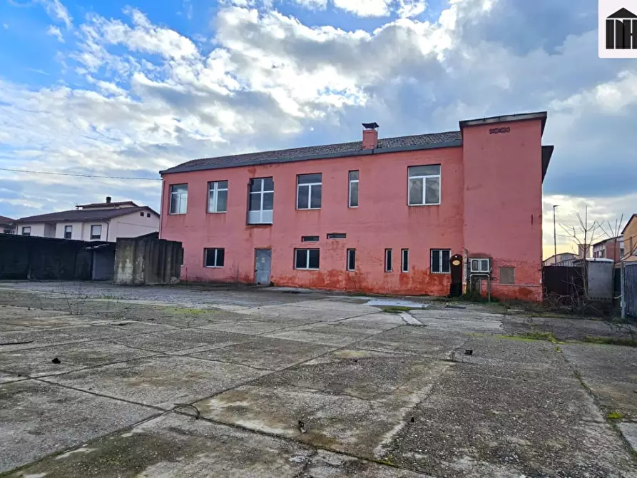 Immagine 3 di Capannone industriale in vendita  a Santa Croce Sull'arno