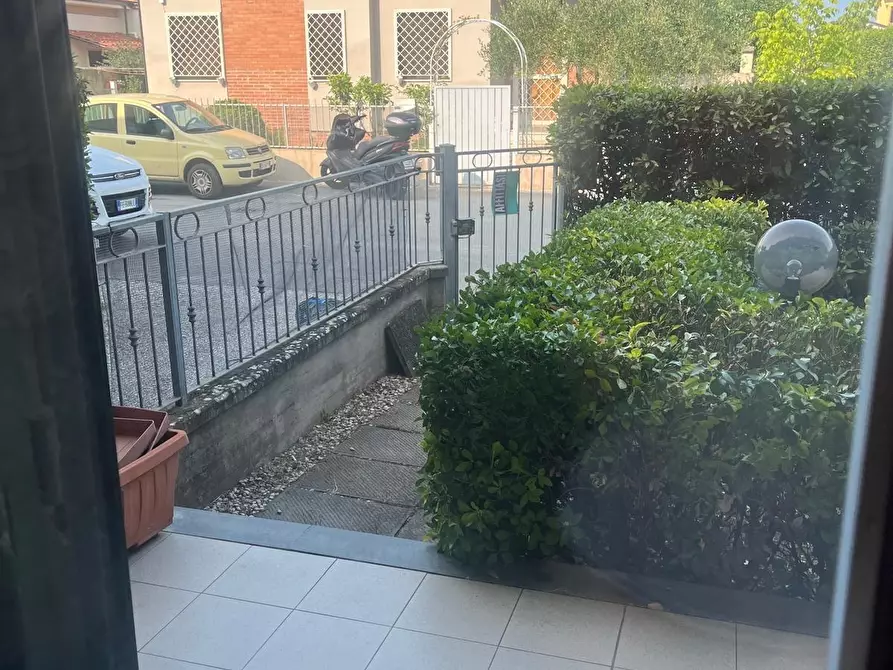 Immagine 3 di Appartamento in vendita  a Viareggio