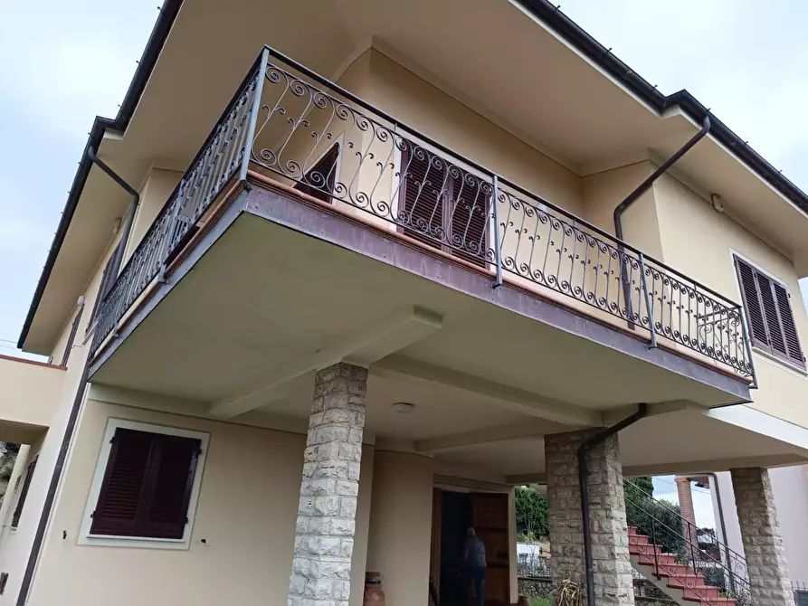 Immagine 5 di Villa in vendita  a Casciana Terme Lari