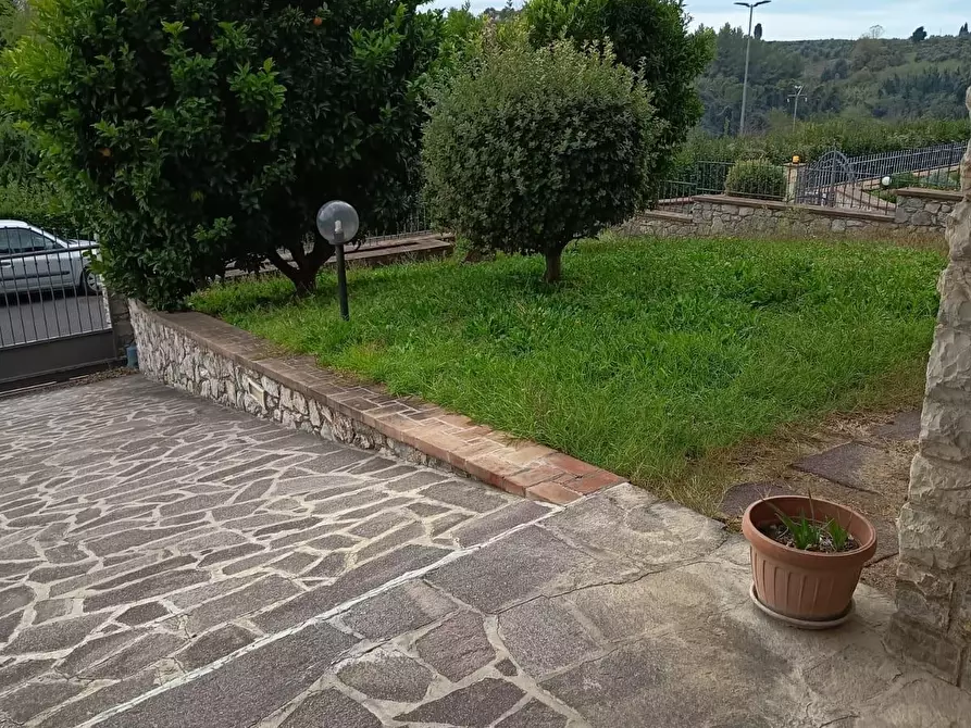 Immagine 2 di Villa in vendita  a Casciana Terme Lari