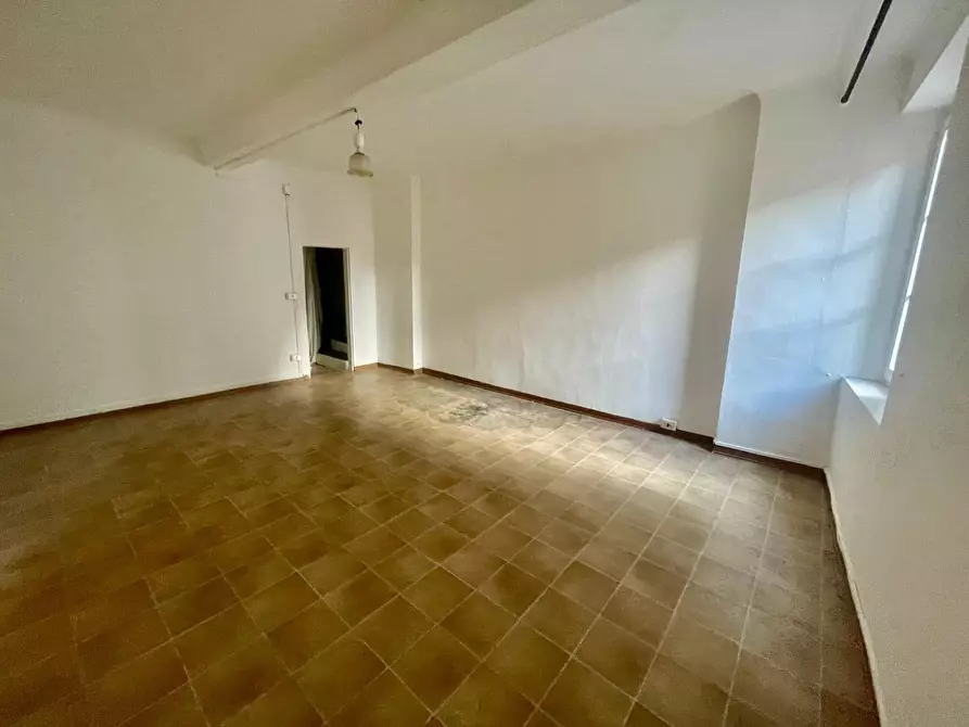 Immagine 7 di Appartamento in vendita  a Lucca