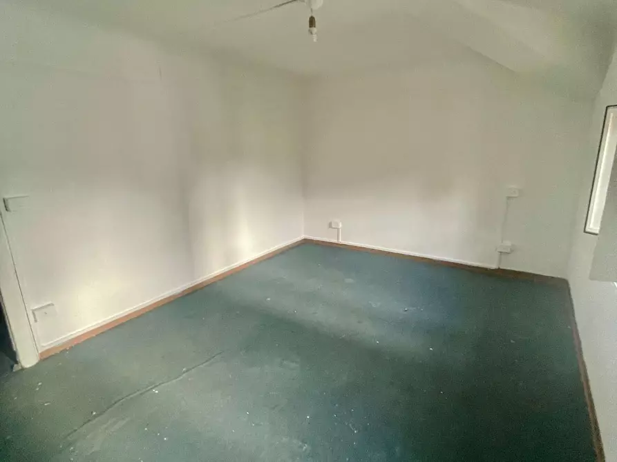 Immagine 13 di Appartamento in vendita  a Lucca