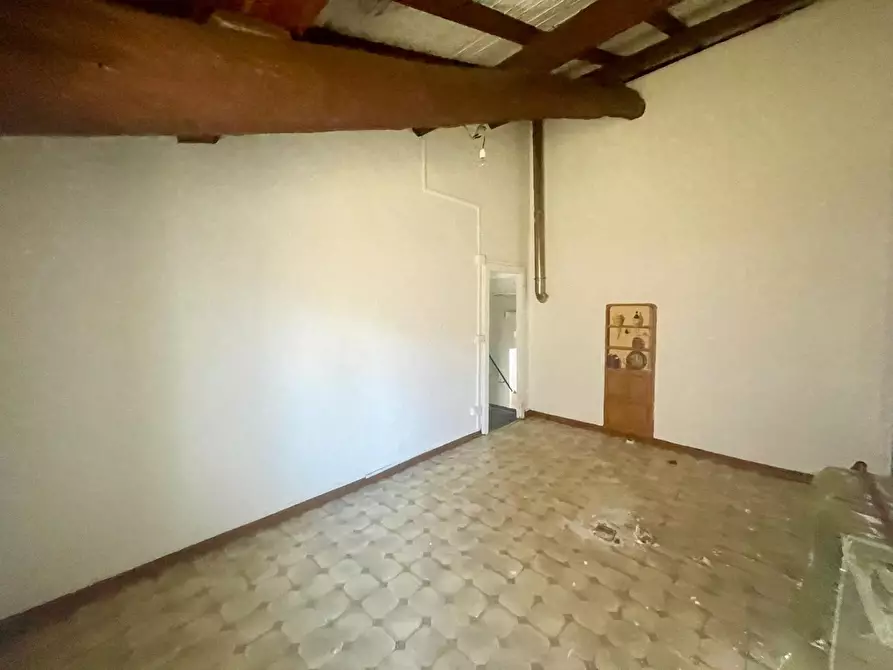 Immagine 19 di Appartamento in vendita  a Lucca