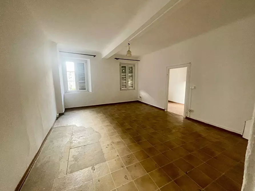 Immagine 8 di Appartamento in vendita  a Lucca
