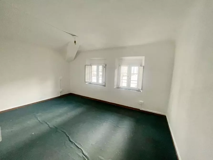 Immagine 21 di Appartamento in vendita  a Lucca