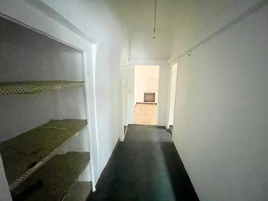 Immagine 14 di Appartamento in vendita  a Lucca