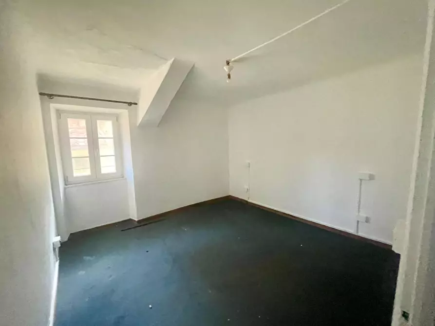 Immagine 23 di Appartamento in vendita  a Lucca