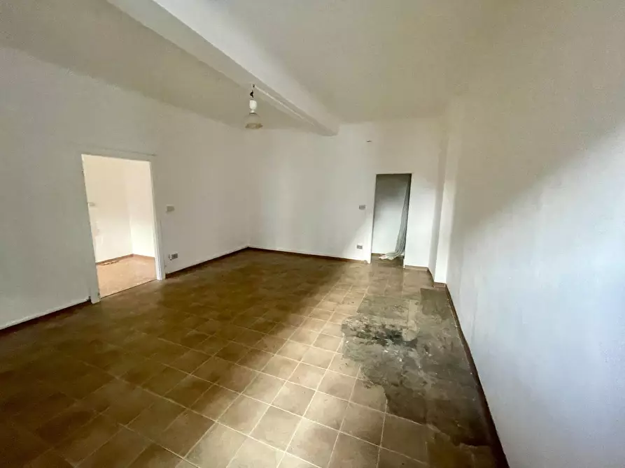 Immagine 6 di Appartamento in vendita  a Lucca