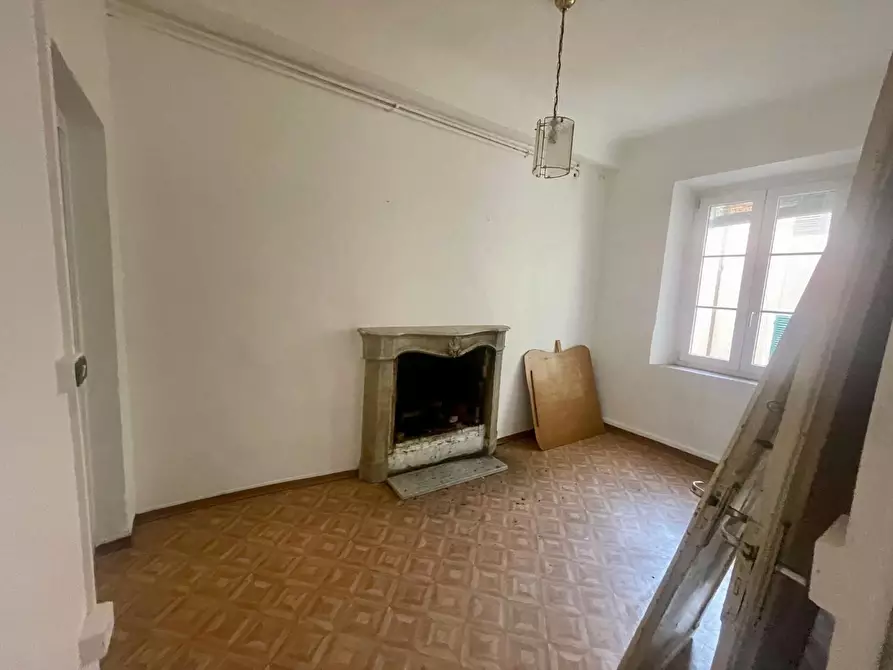 Immagine 10 di Appartamento in vendita  a Lucca