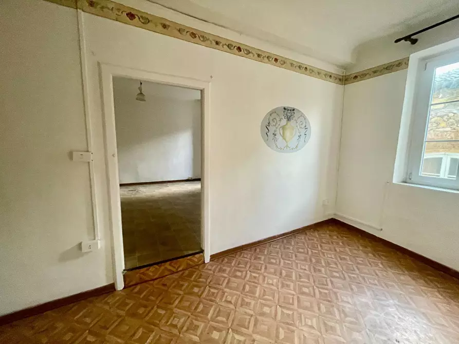 Immagine 4 di Appartamento in vendita  a Lucca