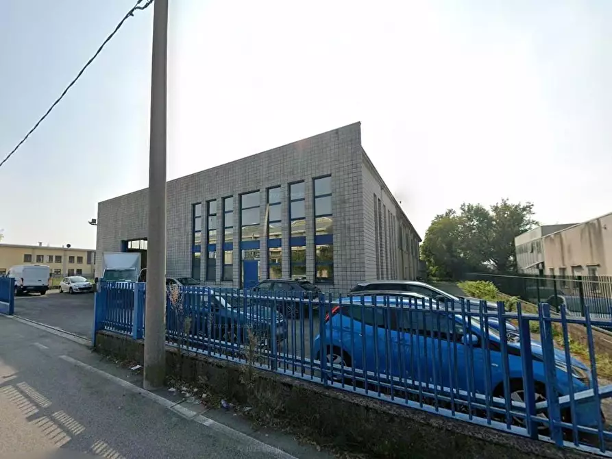 Immagine 2 di Attività artigianale in vendita  a Lesmo