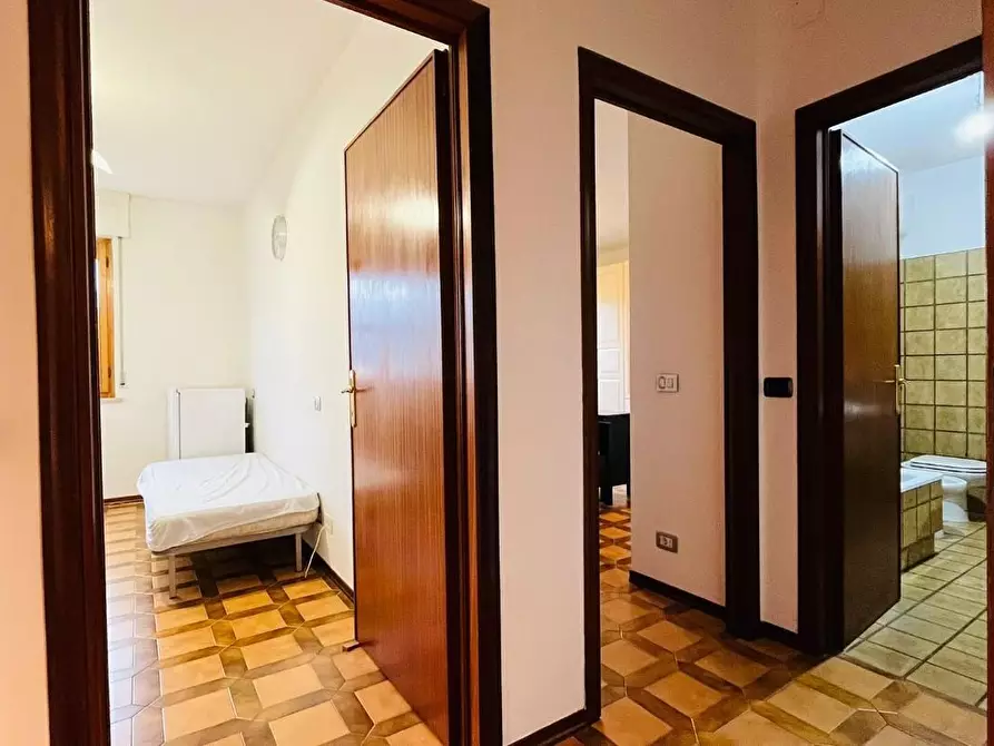 Immagine 10 di Appartamento in vendita  a Cascina