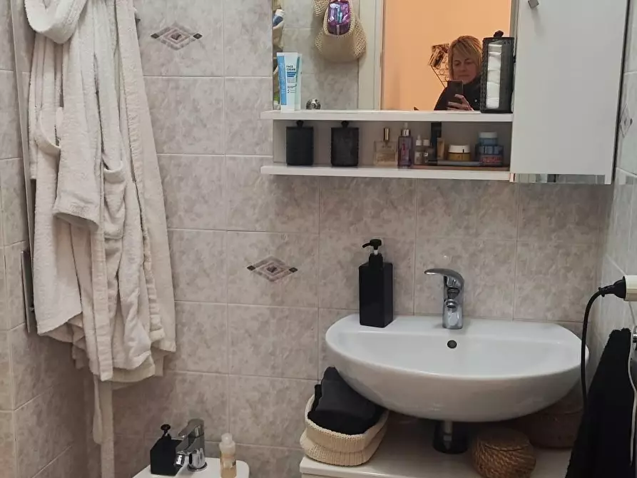 Immagine 11 di Appartamento in vendita  a Carrara