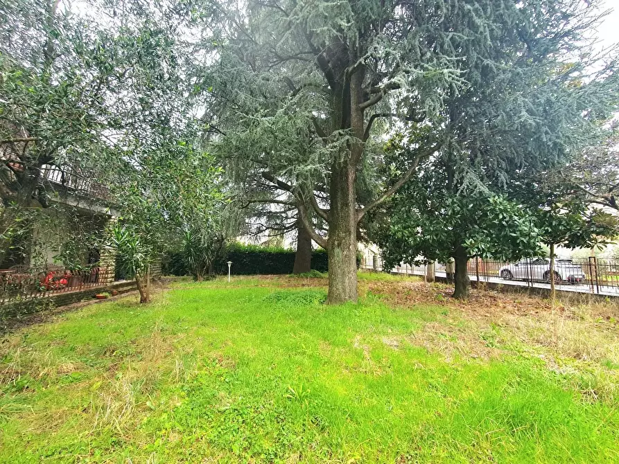 Immagine 37 di Casa bifamiliare in vendita  a Lucca