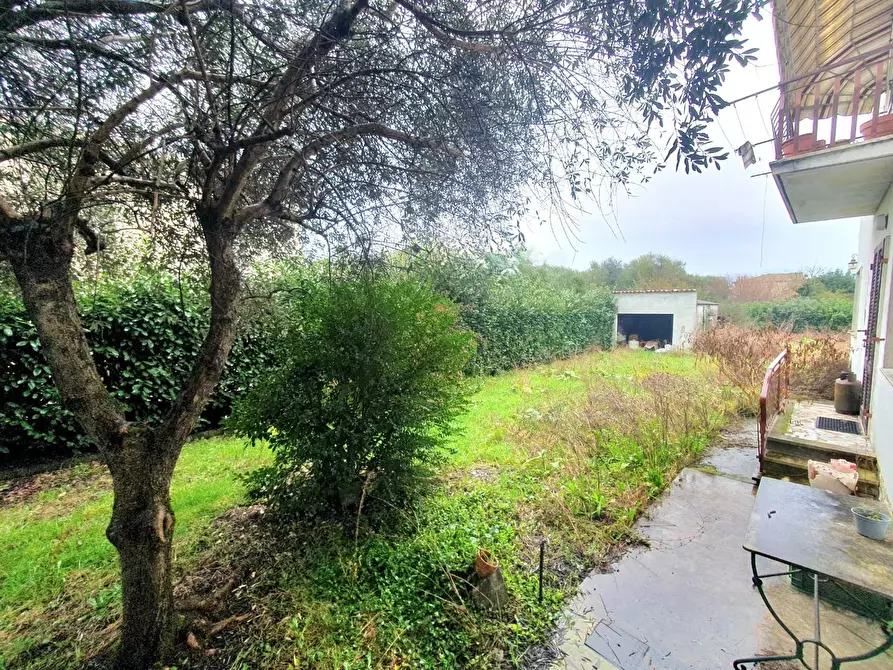 Immagine 32 di Casa bifamiliare in vendita  a Lucca