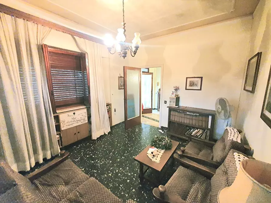 Immagine 12 di Casa bifamiliare in vendita  a Lucca