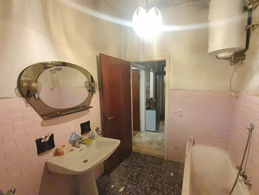 Immagine 27 di Casa bifamiliare in vendita  a Lucca