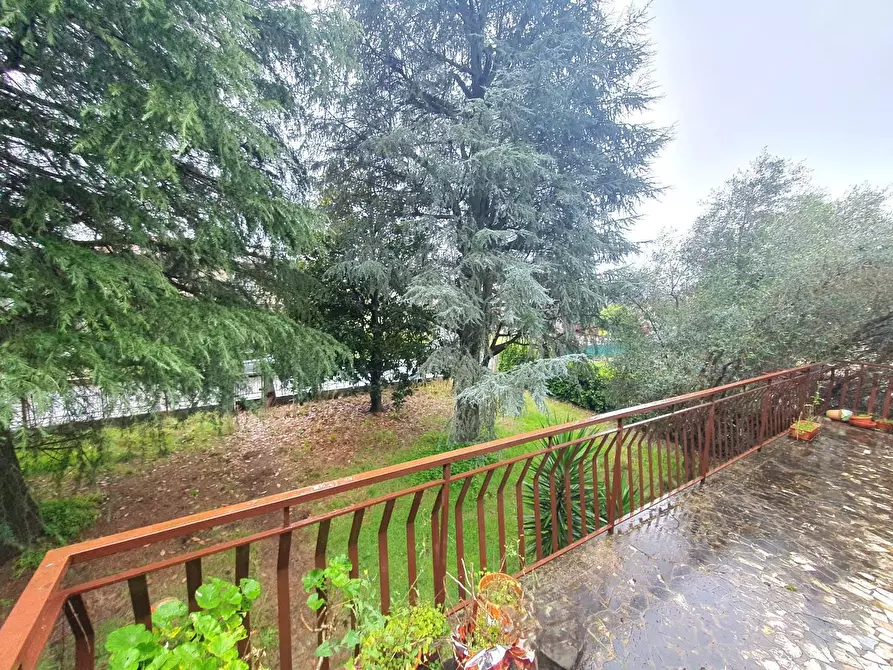 Immagine 4 di Casa bifamiliare in vendita  a Lucca