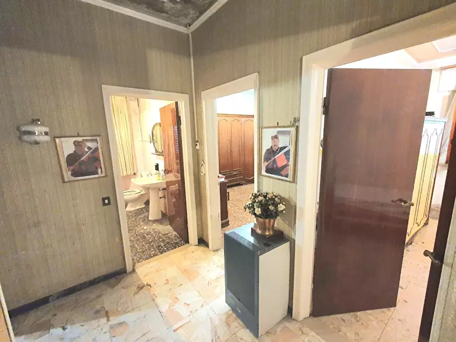 Immagine 20 di Casa bifamiliare in vendita  a Lucca