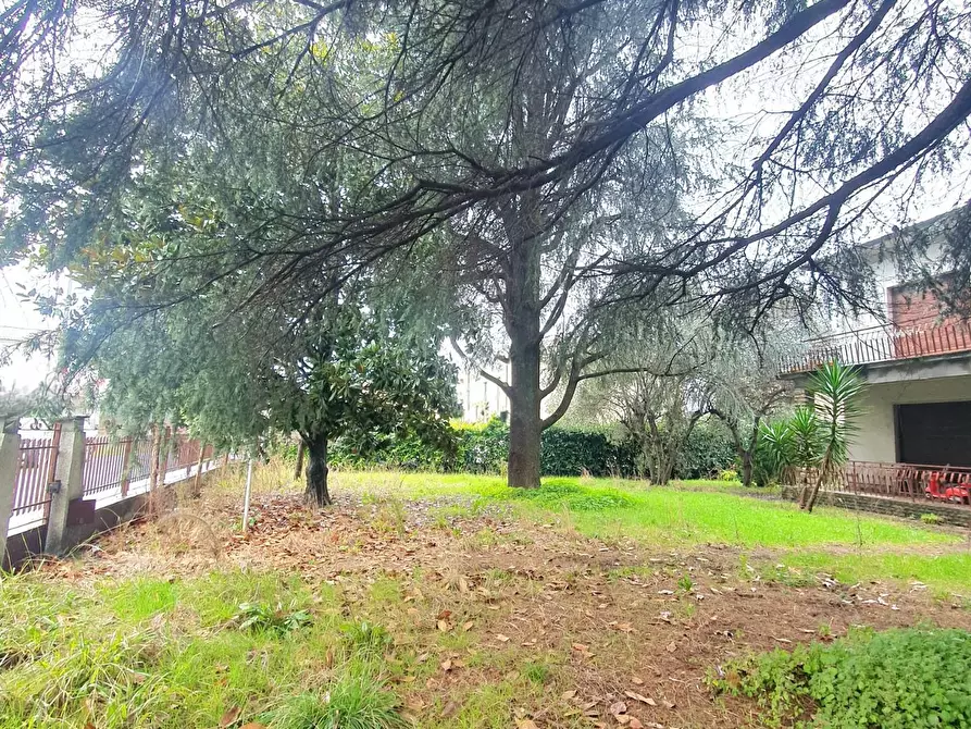 Immagine 36 di Casa bifamiliare in vendita  a Lucca