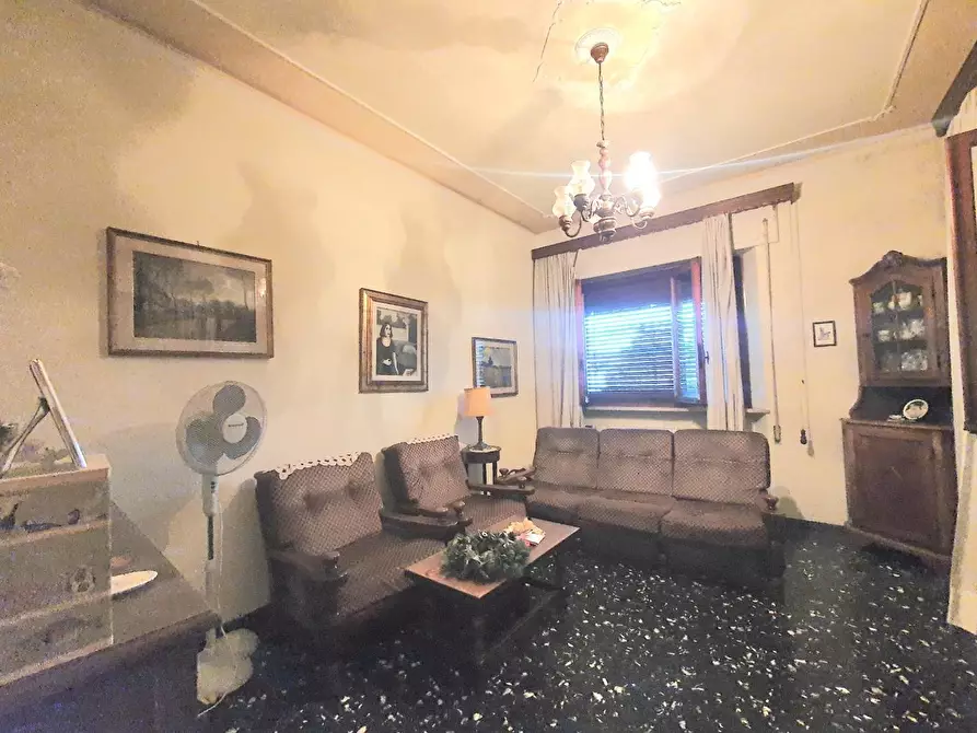 Immagine 10 di Casa bifamiliare in vendita  a Lucca