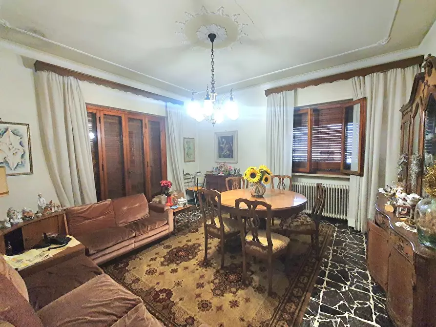 Immagine 13 di Casa bifamiliare in vendita  a Lucca