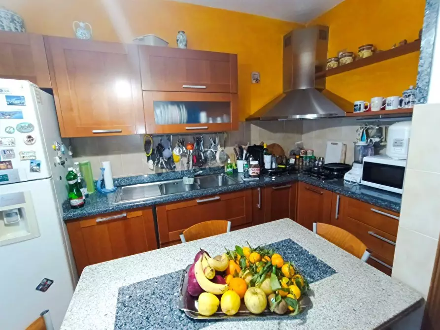 Immagine 1 di Appartamento in vendita  a Ortonovo