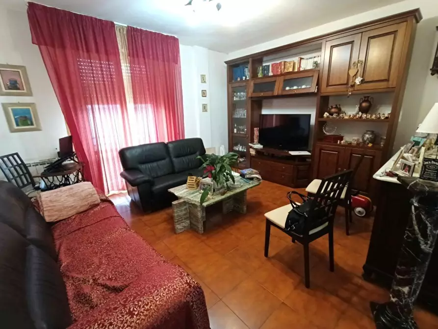 Immagine 4 di Appartamento in vendita  a Ortonovo