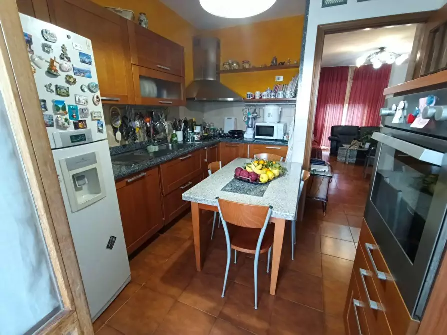 Immagine 2 di Appartamento in vendita  a Ortonovo