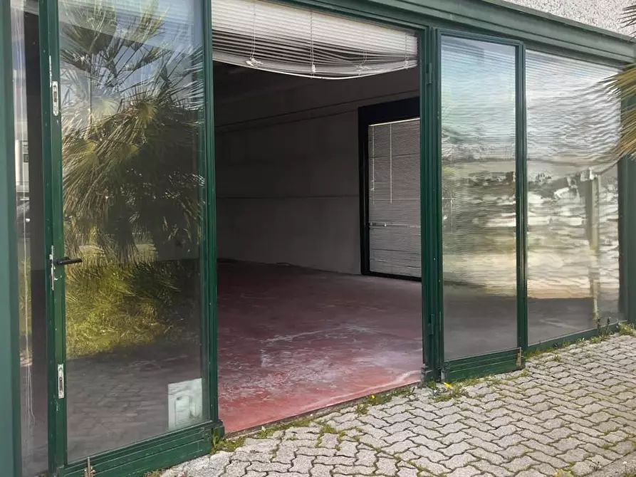 Immagine 16 di Capannone industriale in affitto  a Cascina