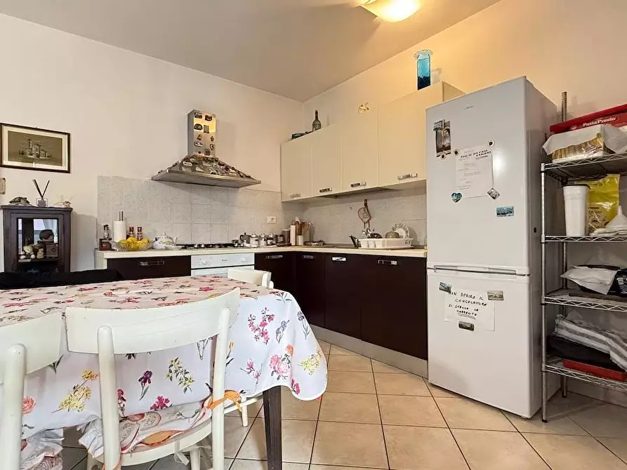 Immagine 5 di Appartamento in vendita  a Massa