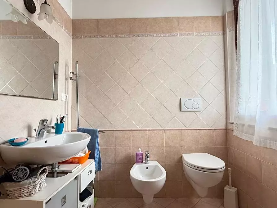 Immagine 16 di Appartamento in vendita  a Massa