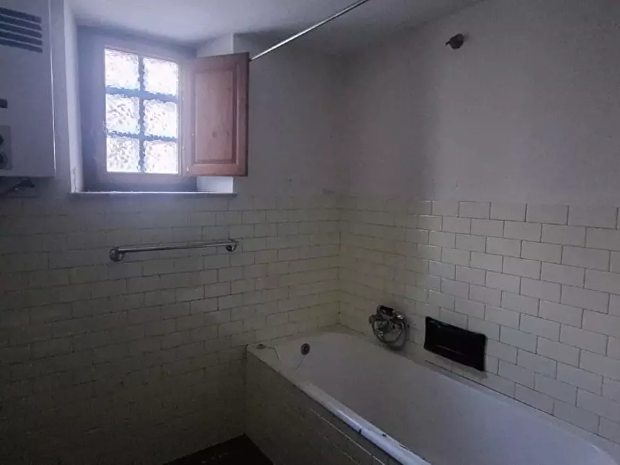 Immagine 10 di Terratetto in vendita  a Bagni Di Lucca