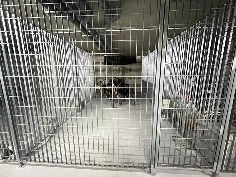 Immagine 25 di Appartamento in vendita  a Massa