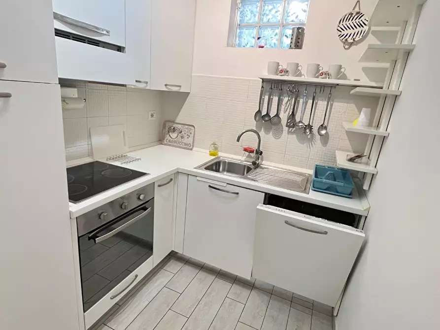 Immagine 3 di Appartamento in vendita  a Massa