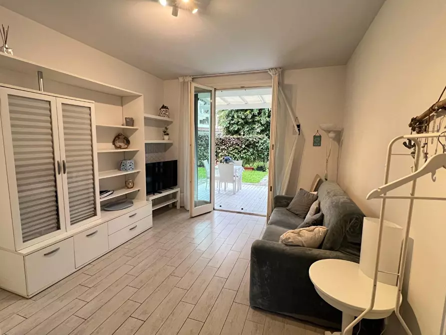 Immagine 4 di Appartamento in vendita  a Massa