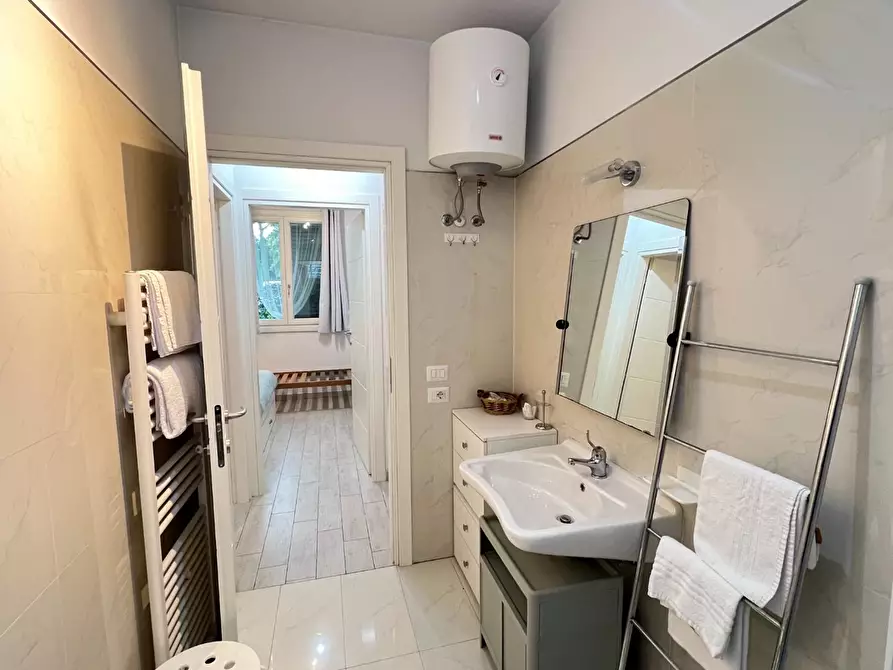 Immagine 20 di Appartamento in vendita  a Massa