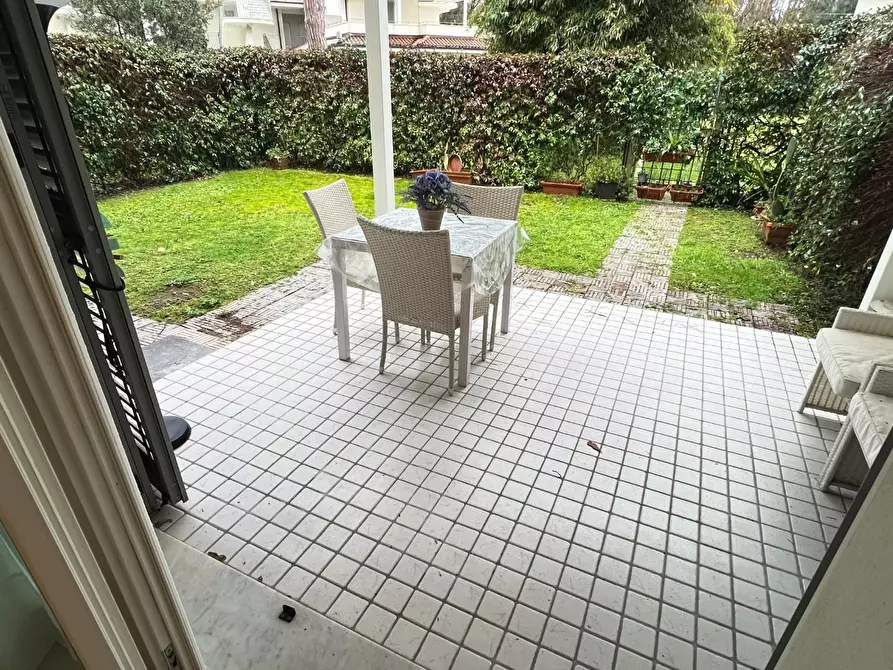 Immagine 7 di Appartamento in vendita  a Massa