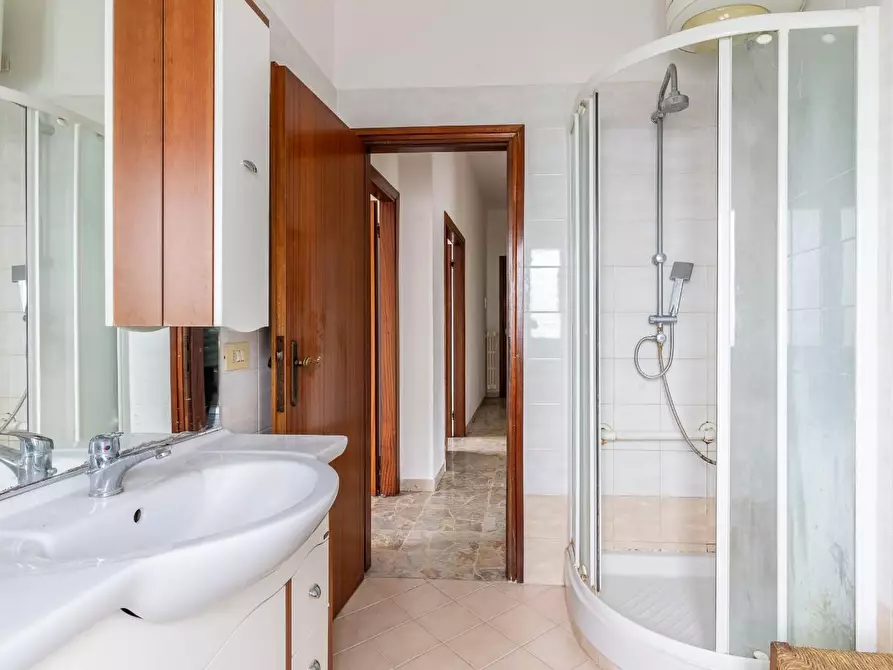 Immagine 28 di Appartamento in affitto  a Empoli