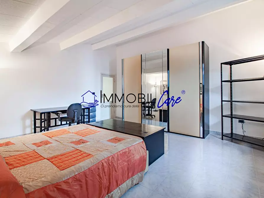 Immagine 13 di Appartamento in vendita  a Livorno