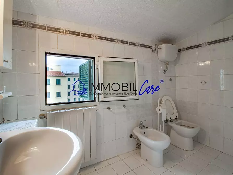 Immagine 15 di Appartamento in vendita  a Livorno