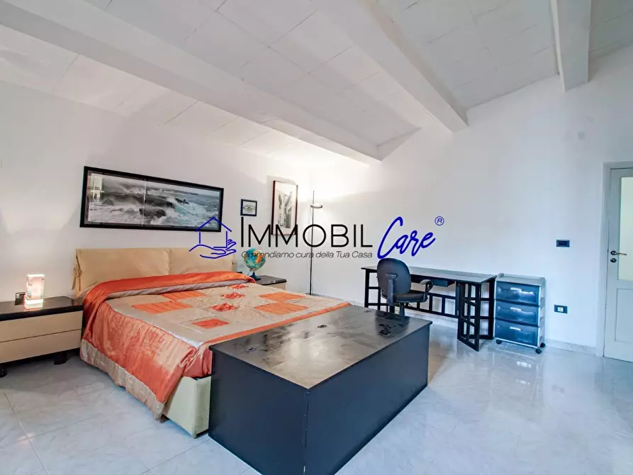 Immagine 11 di Appartamento in vendita  a Livorno