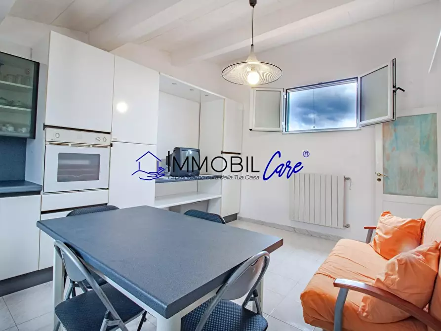 Immagine 3 di Appartamento in vendita  a Livorno