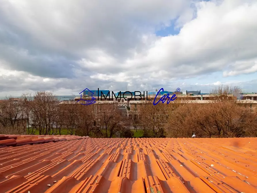 Immagine 6 di Appartamento in vendita  a Livorno